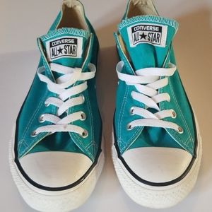 Women's/Men's Converse Shoes